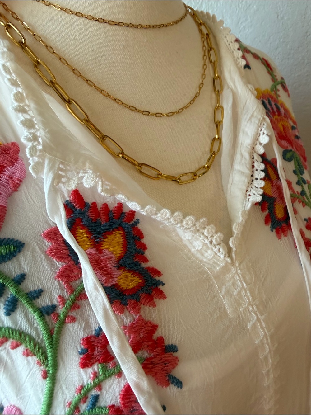 NWT. Johnny Was  White Embroidered Floral Boho Dress Size Small - Picture 14 of 15
